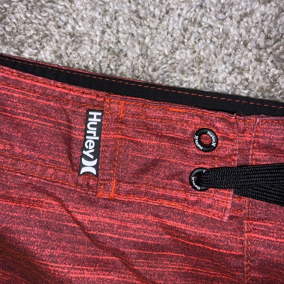 Hurley Red & Black Swim Trunks size Waist 30 - Picture 4 of 8